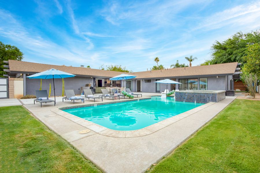 Pool, Spa and Garden